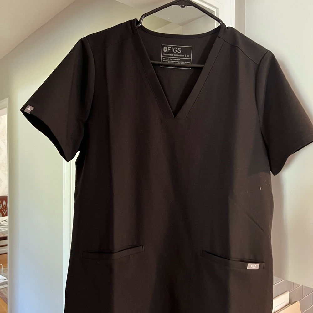 Black Figs Scrub Set